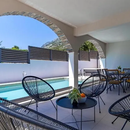 Eden With Heated Pool * Omiš