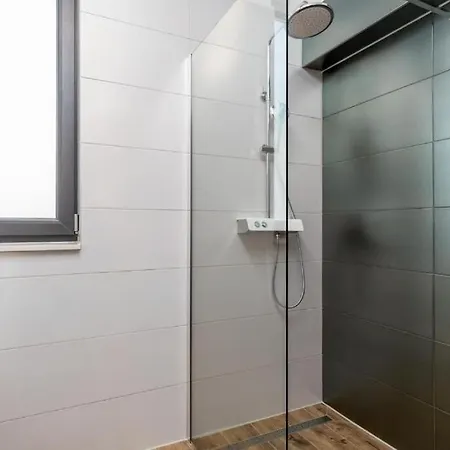 Βίλα Eden With Heated Pool *