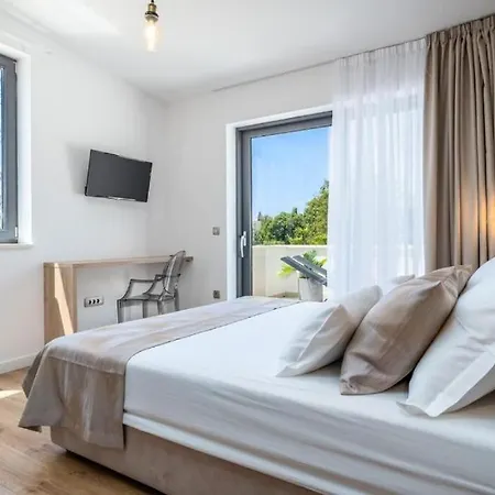 Eden With Heated Pool *