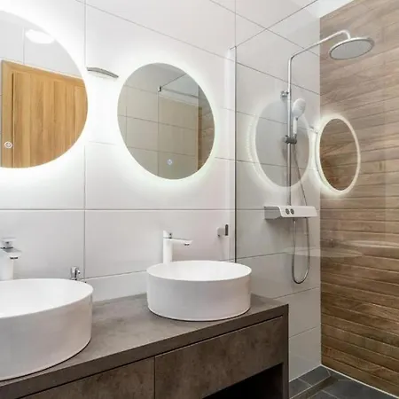 Eden With Heated Pool Omiš