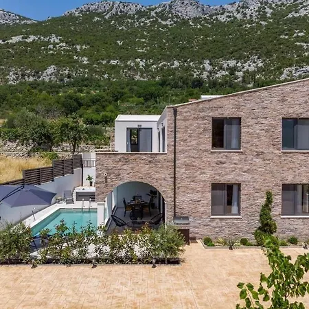 Eden With Heated Pool Villa Omis