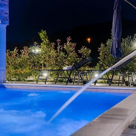 Eden With Heated Pool *