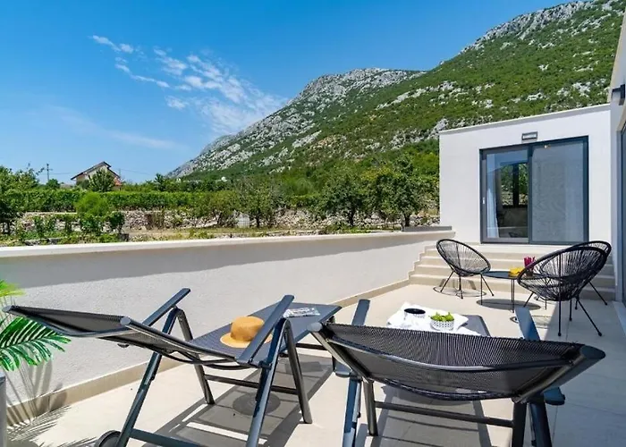 Eden With Heated Pool *