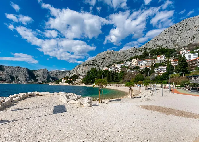 Eden With Heated Pool Villa